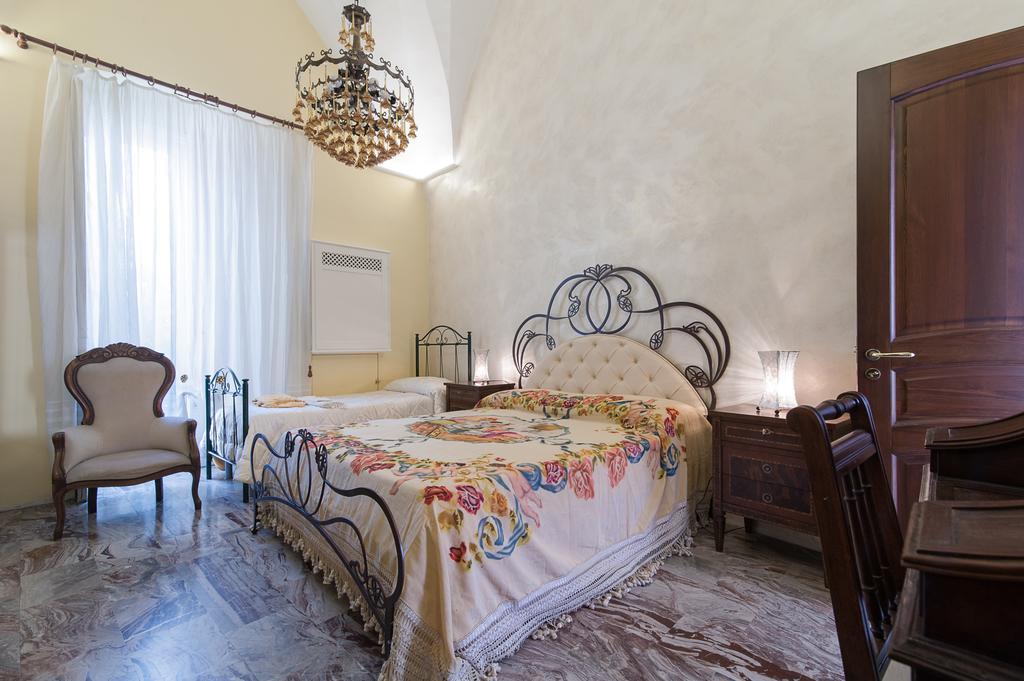 לינה וארוחת בוקר Nardò Palazzo Osanna מראה חיצוני תמונה
